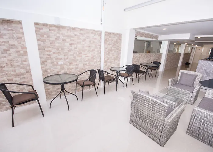 Ninaguesthouse Hotel