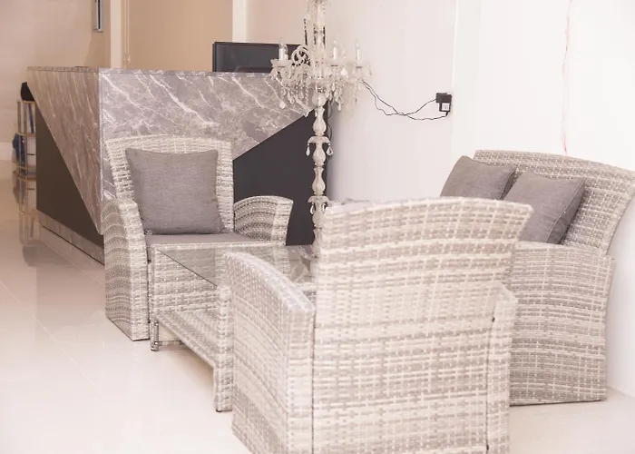 Hotel Ninaguesthouse 2*